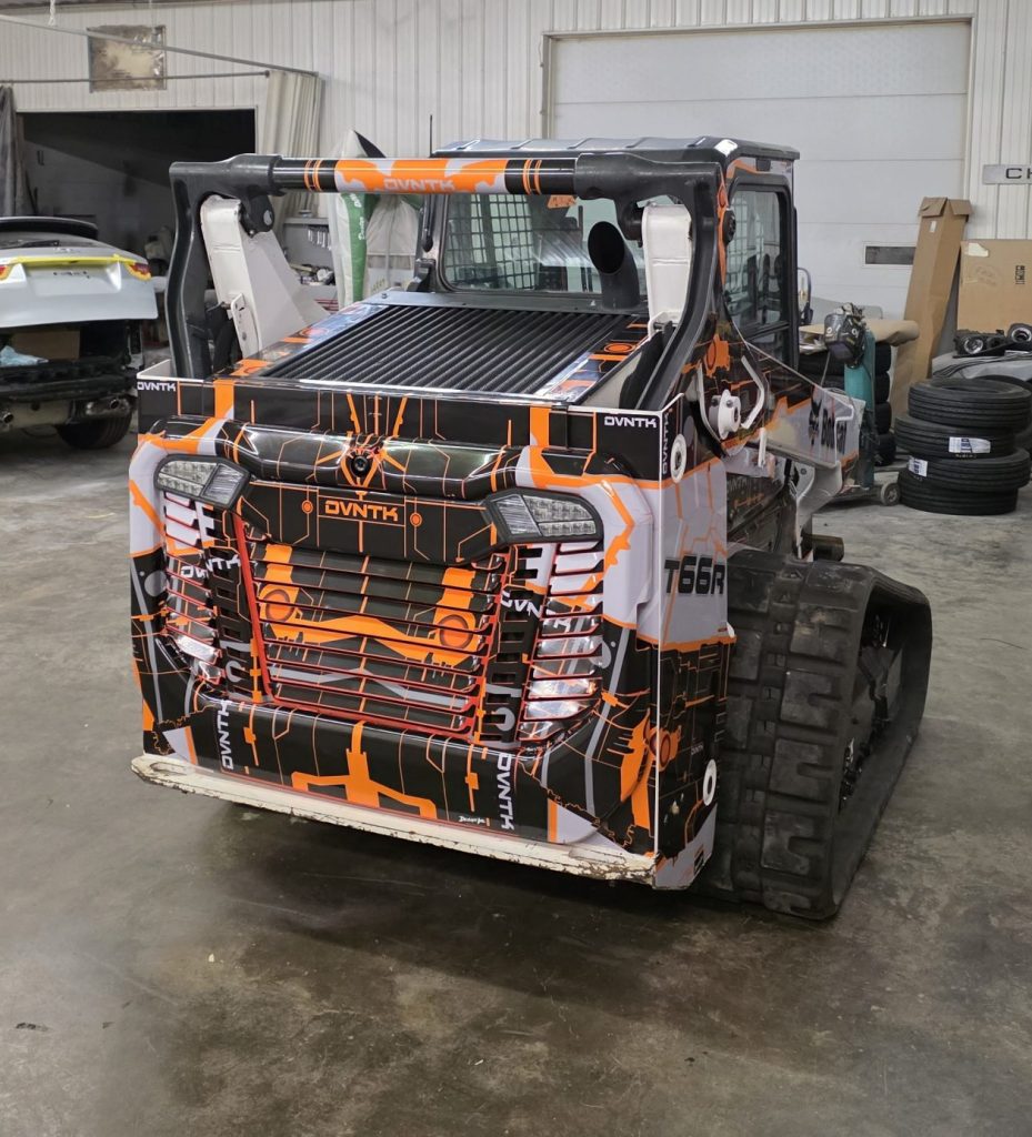 Bobcat T66 back side